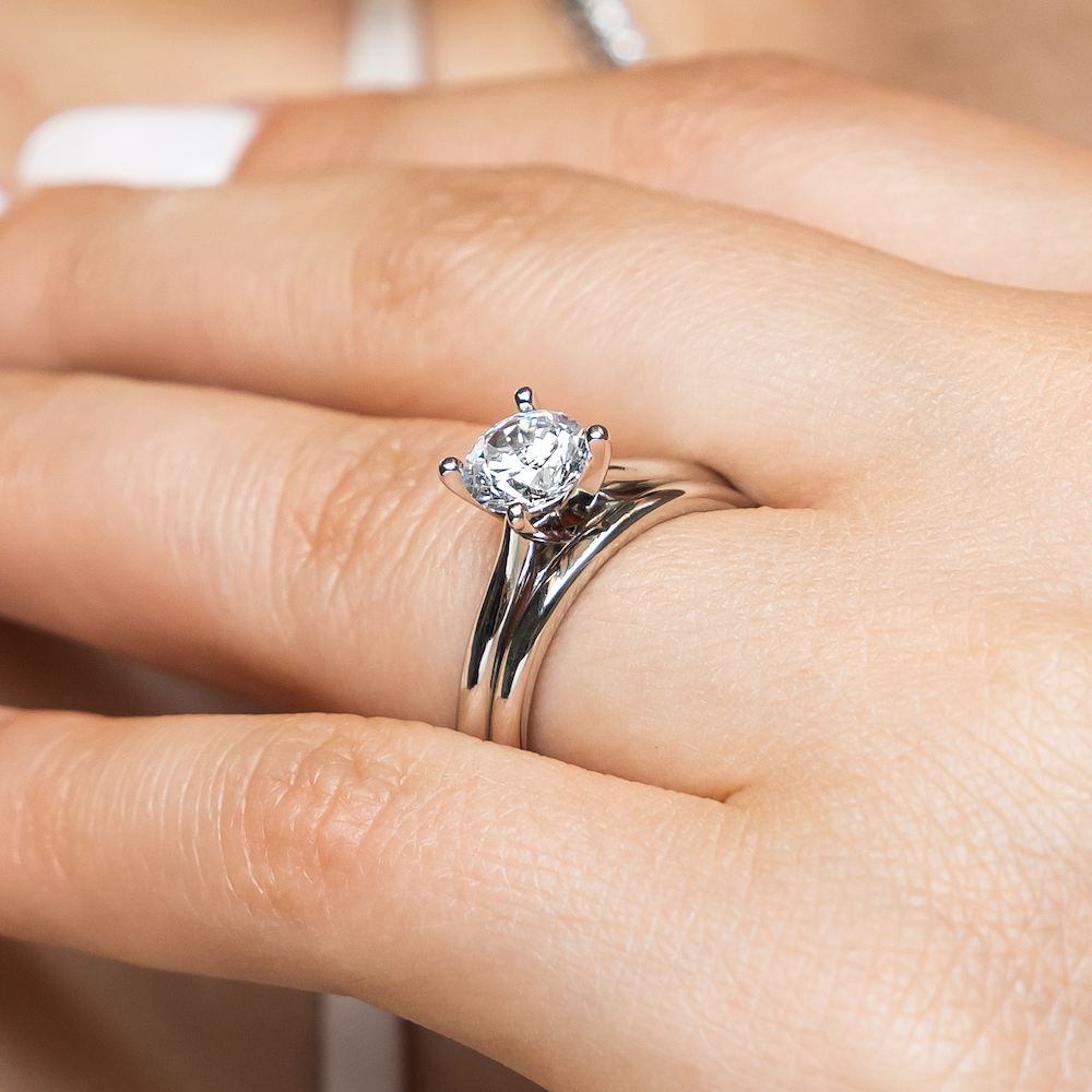How do you stack engagement ring and wedding band? - Blog | Lamon Jewelers